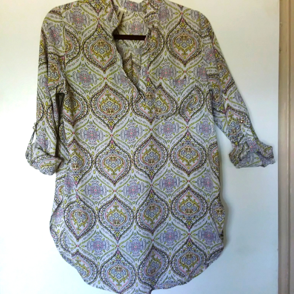 LARA fashion top in size medium.